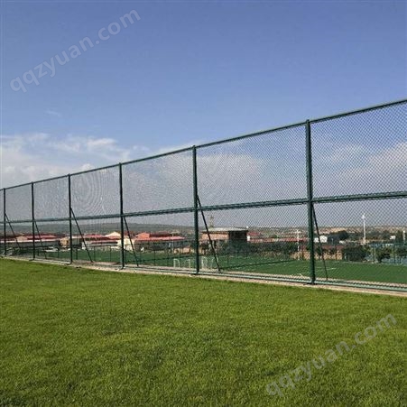 产地3x3米墨绿色体育场围网PVC包塑篮球场围栏勾花护栏网